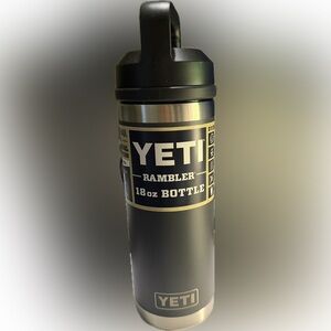 YETI Rambler 18 oz Bottle - Black and Silver